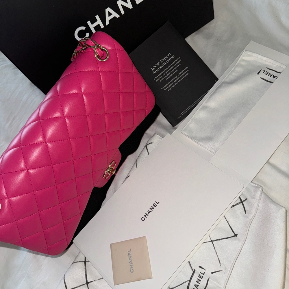 CHANEL
Classic Jumbo Double Flap Bag - Picture 13 of 16